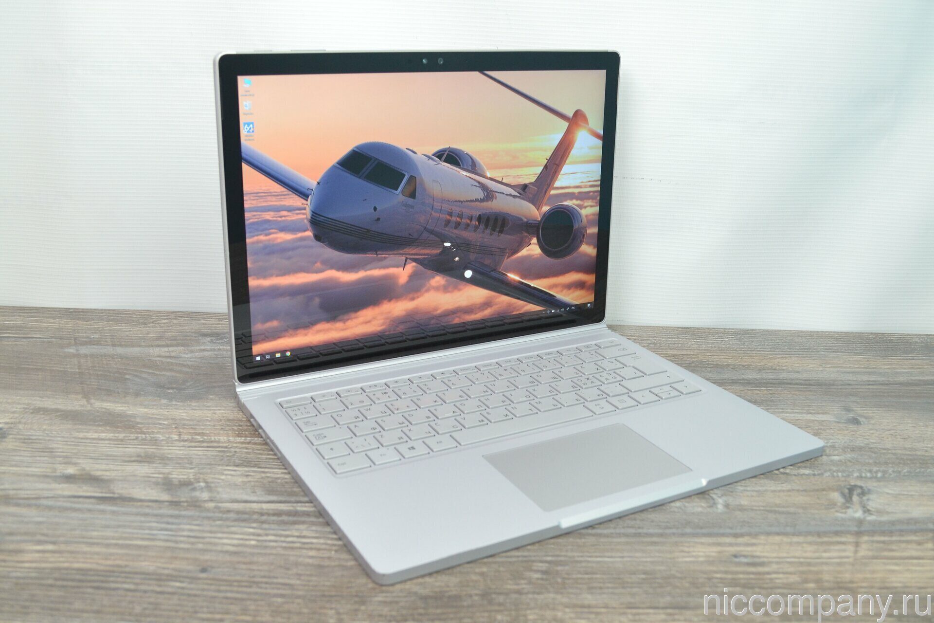 Microsoft Surface Book 2